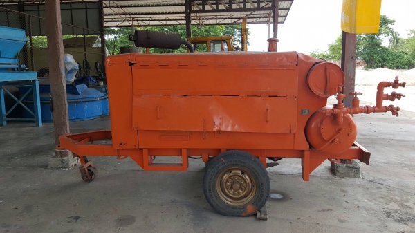ขาย เครื่องปั้มลม เครื่อง HINO DM100 6 สูบ พร้อมสายและหัวแย็ก 2 หัว