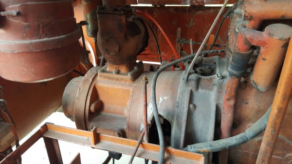 ขาย เครื่องปั้มลม เครื่อง HINO DM100 6 สูบ พร้อมสายและหัวแย็ก 2 หัว