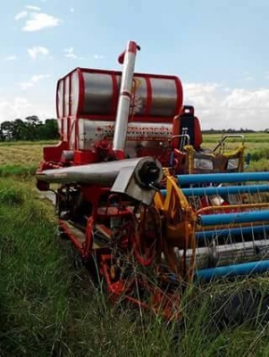 ขายรถเกี่ยวข้าว ศักดิ์พัฒนา อุ้ม2.5ตัน เครื่อง6BG1 โซ่ใหม่ ปั้มใหม่ 23ไดกิ้น ตัวเดิน10 รถสวย สภาพพร้อมใช้งาน ราคา550,000 สนใจโทร 090-8588220คุณนะ 093-3258446คุณบิว หรือเข้าดูสินค้าอื่นๆได้ที่ www.narong2truck.com หรือ www.truck.in.th/498 หรือเพจFacebook ณ