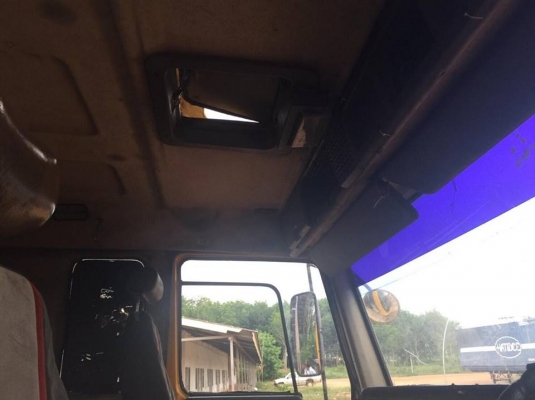 มี 2 คัน 10 ล้อหัวลาก 330 แรง VOLVO FL10 INTER เล่มพร้อม รถพร้อมใช้ ภาษีไม่ขาด เครื่องดี คัสซีสวย