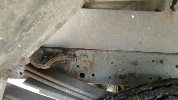 6 ล้อ  ISUZU  รุ่น  NKR71LY    4 สูบ   เทอร์โบ  130  แรงม้า จดทะเบียนปี 2548