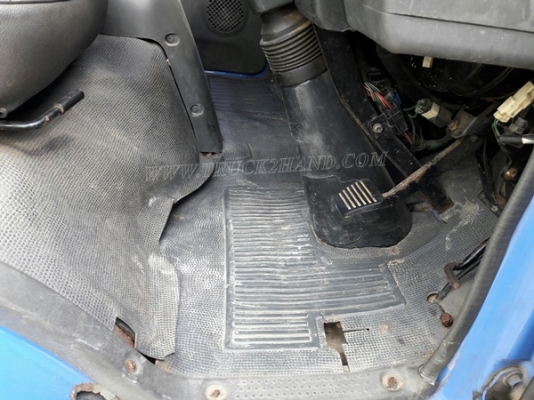 6 ล้อ  ISUZU  รุ่น  NKR71LY    4 สูบ   เทอร์โบ  130  แรงม้า จดทะเบียนปี 2548