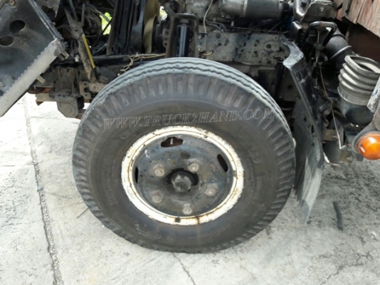 6 ล้อ  ISUZU  รุ่น  NKR71LY    4 สูบ   เทอร์โบ  130  แรงม้า จดทะเบียนปี 2548