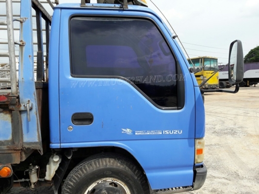 6 ล้อ  ISUZU  รุ่น  NKR71LY    4 สูบ   เทอร์โบ  130  แรงม้า จดทะเบียนปี 2548
