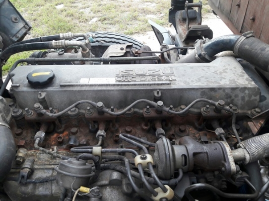 6 ล้อ  ISUZU  รุ่น  NKR71LY    4 สูบ   เทอร์โบ  130  แรงม้า จดทะเบียนปี 2548