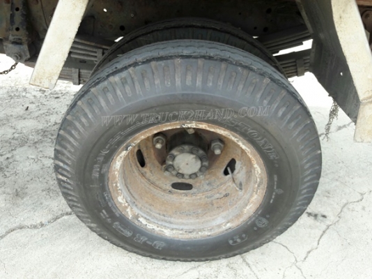 6 ล้อ  ISUZU  รุ่น  NKR71LY    4 สูบ   เทอร์โบ  130  แรงม้า จดทะเบียนปี 2548