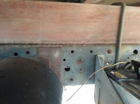 6 ล้อ  ISUZU  รุ่น  NKR71LY    4 สูบ   เทอร์โบ  130  แรงม้า จดทะเบียนปี 2548