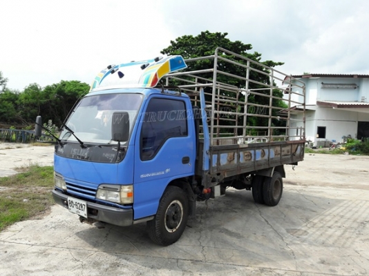 6 ล้อ  ISUZU  รุ่น  NKR71LY    4 สูบ   เทอร์โบ  130  แรงม้า จดทะเบียนปี 2548