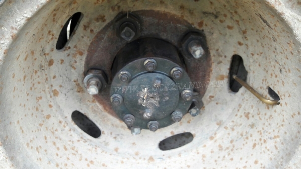 6 ล้อ  ISUZU  รุ่น  NKR71LY    4 สูบ   เทอร์โบ  130  แรงม้า จดทะเบียนปี 2548