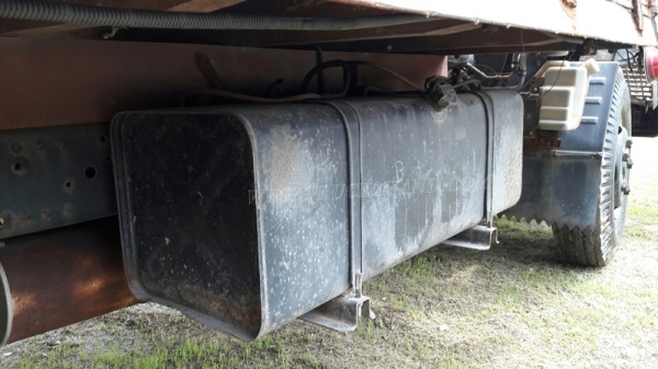 6 ล้อ  ISUZU  รุ่น  NKR71LY    4 สูบ   เทอร์โบ  130  แรงม้า จดทะเบียนปี 2548