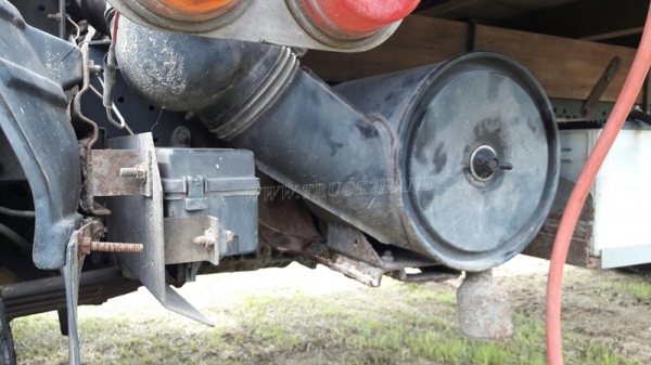 6 ล้อ  ISUZU  รุ่น  NKR71LY    4 สูบ   เทอร์โบ  130  แรงม้า จดทะเบียนปี 2548