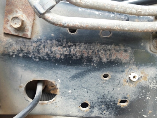 6 ล้อ  ISUZU  รุ่น  NKR71LY    4 สูบ   เทอร์โบ  130  แรงม้า จดทะเบียนปี 2548