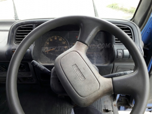 6 ล้อ  ISUZU  รุ่น  NKR71LY    4 สูบ   เทอร์โบ  130  แรงม้า จดทะเบียนปี 2548