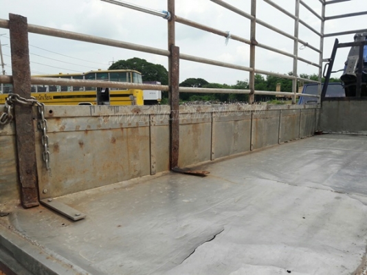 6 ล้อ  ISUZU  รุ่น  NKR71LY    4 สูบ   เทอร์โบ  130  แรงม้า จดทะเบียนปี 2548