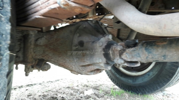 6 ล้อ  ISUZU  รุ่น  NKR71LY    4 สูบ   เทอร์โบ  130  แรงม้า จดทะเบียนปี 2548