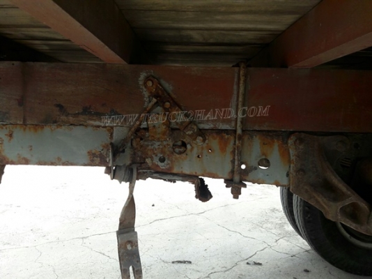 6 ล้อ  ISUZU  รุ่น  NKR71LY    4 สูบ   เทอร์โบ  130  แรงม้า จดทะเบียนปี 2548