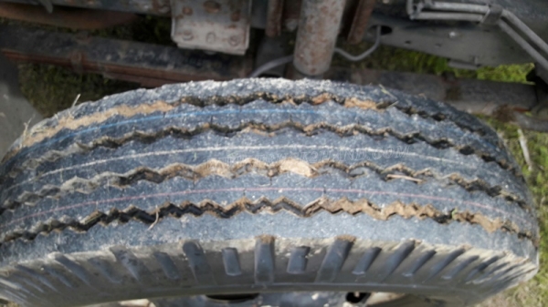 6 ล้อ  ISUZU  รุ่น  NKR71LY    4 สูบ   เทอร์โบ  130  แรงม้า จดทะเบียนปี 2548