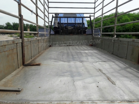 6 ล้อ  ISUZU  รุ่น  NKR71LY    4 สูบ   เทอร์โบ  130  แรงม้า จดทะเบียนปี 2548