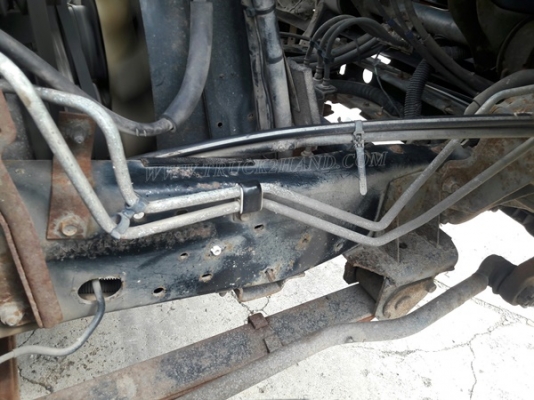 6 ล้อ  ISUZU  รุ่น  NKR71LY    4 สูบ   เทอร์โบ  130  แรงม้า จดทะเบียนปี 2548