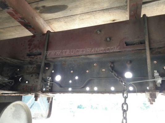 6 ล้อ  ISUZU  รุ่น  NKR71LY    4 สูบ   เทอร์โบ  130  แรงม้า จดทะเบียนปี 2548