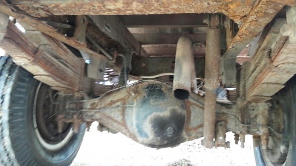 6 ล้อ  ISUZU  รุ่น  NKR71LY    4 สูบ   เทอร์โบ  130  แรงม้า จดทะเบียนปี 2548