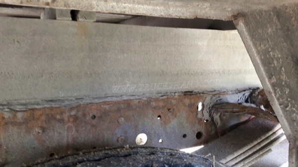 6 ล้อ  ISUZU  รุ่น  NKR71LY    4 สูบ   เทอร์โบ  130  แรงม้า จดทะเบียนปี 2548