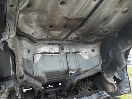 6 ล้อ  ISUZU  รุ่น  NKR71LY    4 สูบ   เทอร์โบ  130  แรงม้า จดทะเบียนปี 2548