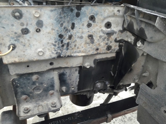 6 ล้อ  ISUZU  รุ่น  NKR71LY    4 สูบ   เทอร์โบ  130  แรงม้า จดทะเบียนปี 2548