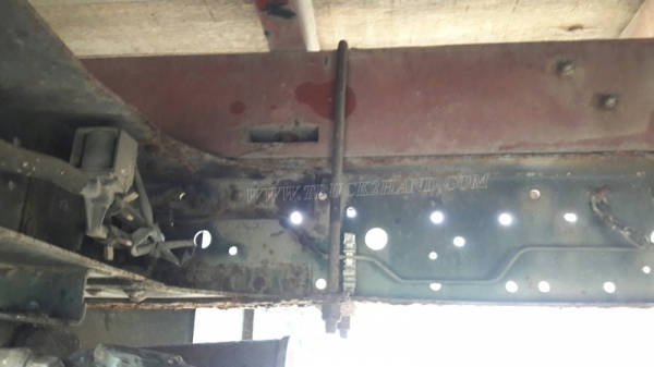 6 ล้อ  ISUZU  รุ่น  NKR71LY    4 สูบ   เทอร์โบ  130  แรงม้า จดทะเบียนปี 2548