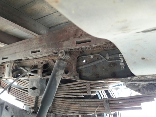 6 ล้อ  ISUZU  รุ่น  NKR71LY    4 สูบ   เทอร์โบ  130  แรงม้า จดทะเบียนปี 2548