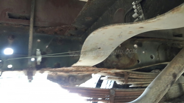 6 ล้อ  ISUZU  รุ่น  NKR71LY    4 สูบ   เทอร์โบ  130  แรงม้า จดทะเบียนปี 2548