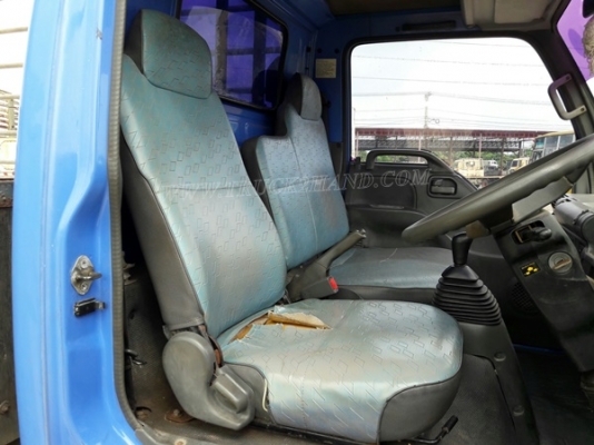 6 ล้อ  ISUZU  รุ่น  NKR71LY    4 สูบ   เทอร์โบ  130  แรงม้า จดทะเบียนปี 2548