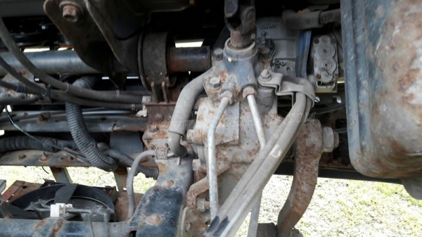 6 ล้อ  ISUZU  รุ่น  NKR71LY    4 สูบ   เทอร์โบ  130  แรงม้า จดทะเบียนปี 2548