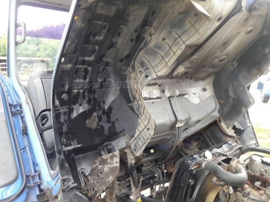 6 ล้อ  ISUZU  รุ่น  NKR71LY    4 สูบ   เทอร์โบ  130  แรงม้า จดทะเบียนปี 2548