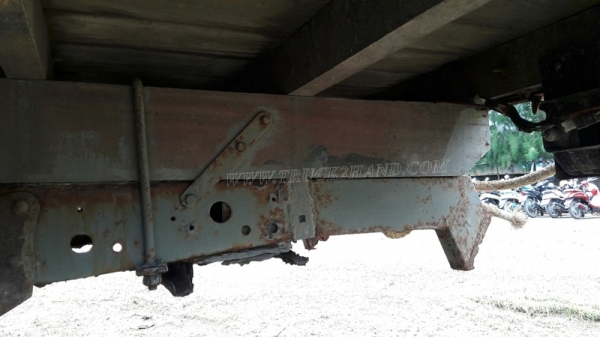 6 ล้อ  ISUZU  รุ่น  NKR71LY    4 สูบ   เทอร์โบ  130  แรงม้า จดทะเบียนปี 2548