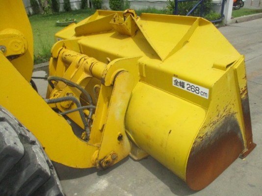 ขายรถตัก KOMATSU WA300-1 สภาพสวยพร้อมใช้งานนำเข้าจากญี่ปุ่น ติดต่อ อำพล 090-9694506/ 080-3031241