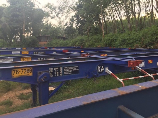 หางก้างปลา 2 คานแบบคานกลม ปี 2005 ยาว 12 ม. สภาพสวยๆยางดีใช้ได้ มีประมาณ 40 หาง