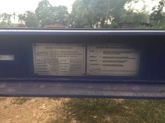 หางก้างปลา 2 คานแบบคานกลม ปี 2005 ยาว 12 ม. สภาพสวยๆยางดีใช้ได้ มีประมาณ 40 หาง