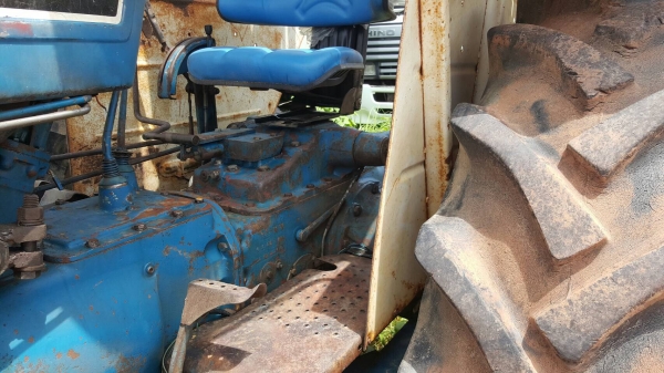 ขาย รถไถ FORD 6600 T5 รถสวยพร้อมใช้ อุปกรณ์มีใบดันหน้า ผาน 3 เอกสารใบอินวอยซ์