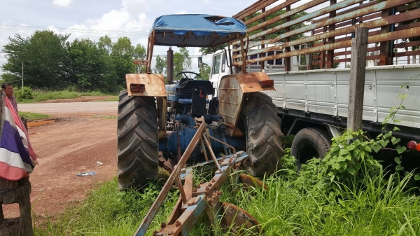 ขาย รถไถ FORD 6600 T5 รถสวยพร้อมใช้ อุปกรณ์มีใบดันหน้า ผาน 3 เอกสารใบอินวอยซ์