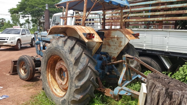 ขาย รถไถ FORD 6600 T5 รถสวยพร้อมใช้ อุปกรณ์มีใบดันหน้า ผาน 3 เอกสารใบอินวอยซ์