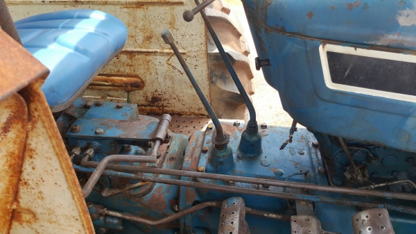 ขาย รถไถ FORD 6600 T5 รถสวยพร้อมใช้ อุปกรณ์มีใบดันหน้า ผาน 3 เอกสารใบอินวอยซ์