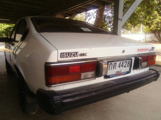 Isuzu Gemini 2 ประตู เดิม ๆ หายากสภาพนี้น่าสะสม Isuzu Gemini 2 ประตู เดิม ๆ หายากสภาพนี้น่าสะสม