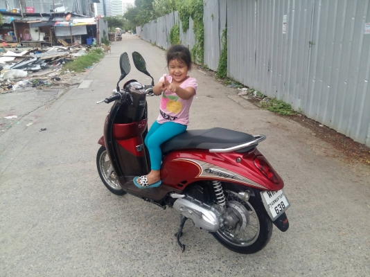 Scoopy i ราคา 19000 บาท สนใจโทร 089-8859869 เดช