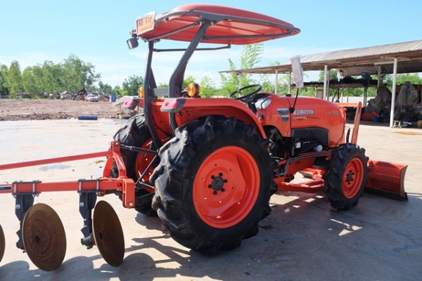 ขายรถไถรุ่น L4708 ดาวน์ 10,000 บาท พร้อมใบมีด ผานพรวน มีเอกสารพร้อมโอน รถสวยพร้อมใช้งาน