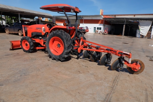 ขายรถไถรุ่น L4708 ดาวน์ 10,000 บาท พร้อมใบมีด ผานพรวน มีเอกสารพร้อมโอน รถสวยพร้อมใช้งาน