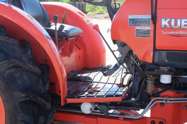 ขายรถไถรุ่น L4708 ดาวน์ 10,000 บาท พร้อมใบมีด ผานพรวน มีเอกสารพร้อมโอน รถสวยพร้อมใช้งาน