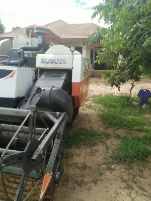 ขายรถเกี่ยวข้าว