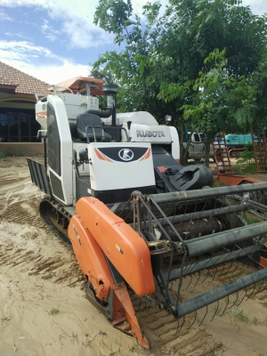 ขายรถเกี่ยวข้าว