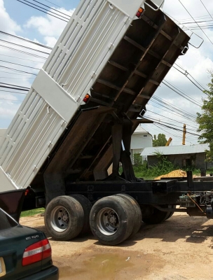 จองแล้วครับ"มัดจำ"เรียบร้อย ไอ้หลงโบว์ มิตซู FUSO FN527TF-220โบว์ 2เพา โลไฮ10สปีส ช่วงลางเบรคเกียร์ใหญ่ ยางเรเดี้ยล สภาพดีสวยกริ๊ปพร้อมใช้ ทะเบียนพร้อมโอน